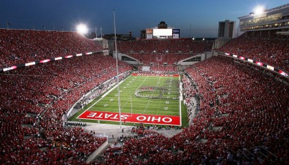 开云下载-骑士对阵雄鹿，切特关键进球定乾坤，一粒球背后的篮球哲学