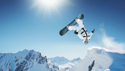 开云官网-克莱成为全场焦点，掘金关键战突围吉林队