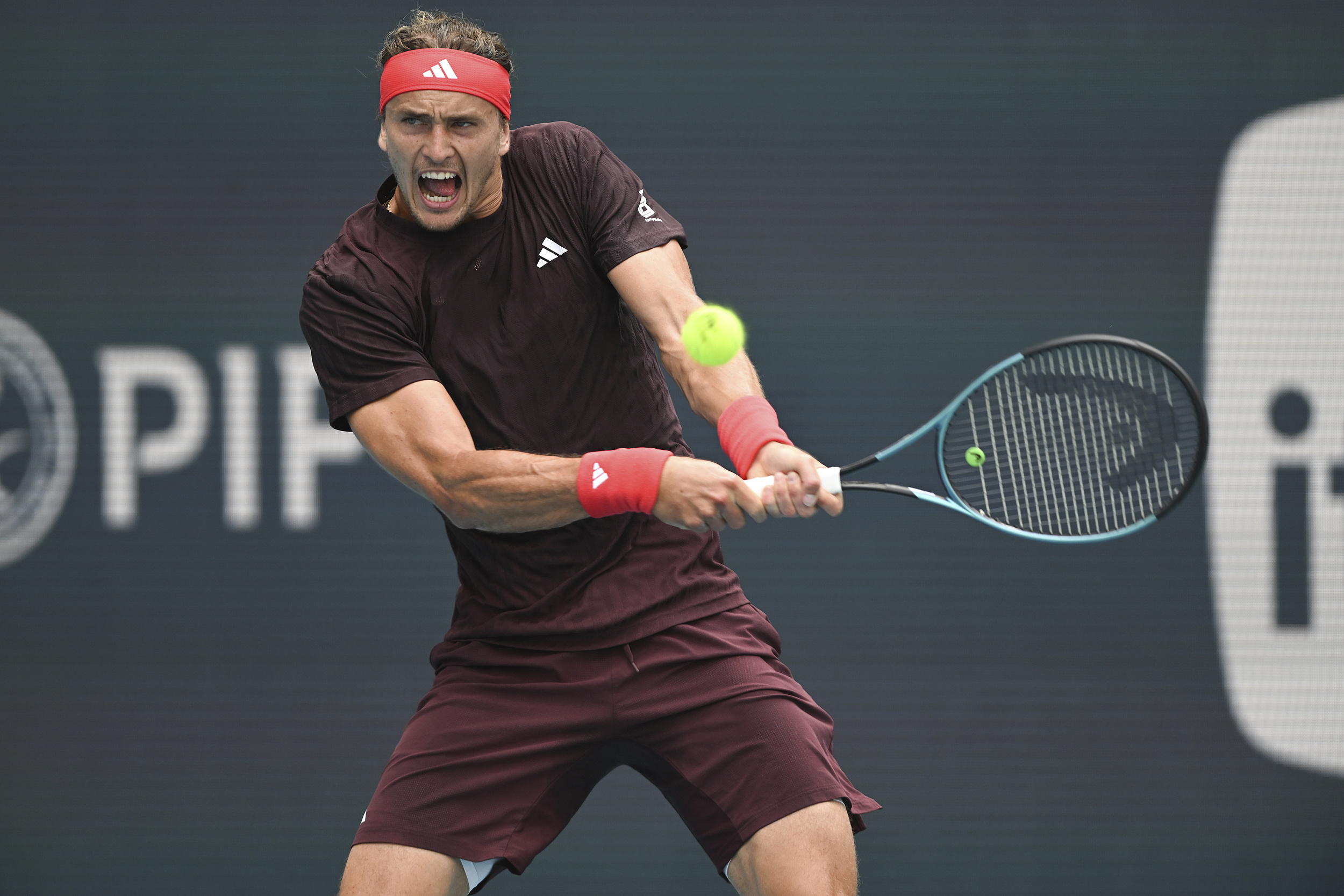 ATP总决赛逆转澳网,兹维列夫带队取胜 ATP总决赛逆转澳网,兹维列夫带队取胜