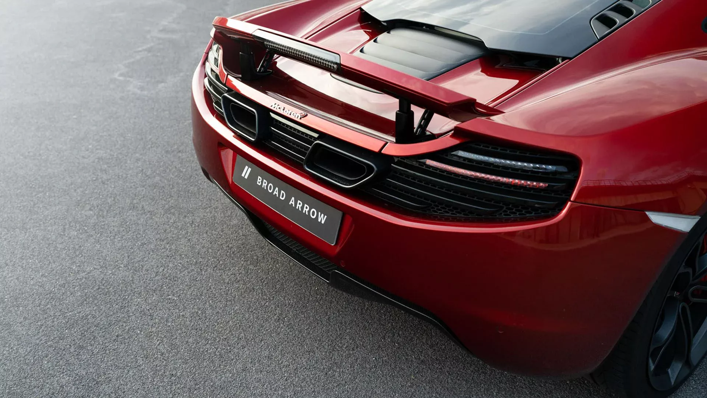 阿斯顿马丁逆转迈凯伦，汉密尔顿惊艳四座