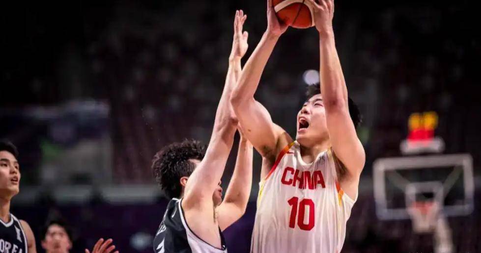 天津队轻取广东队，周琦点燃赛场